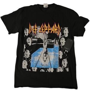 Junk Food Def Leppard High 'N' Dry T Shirt Size Small